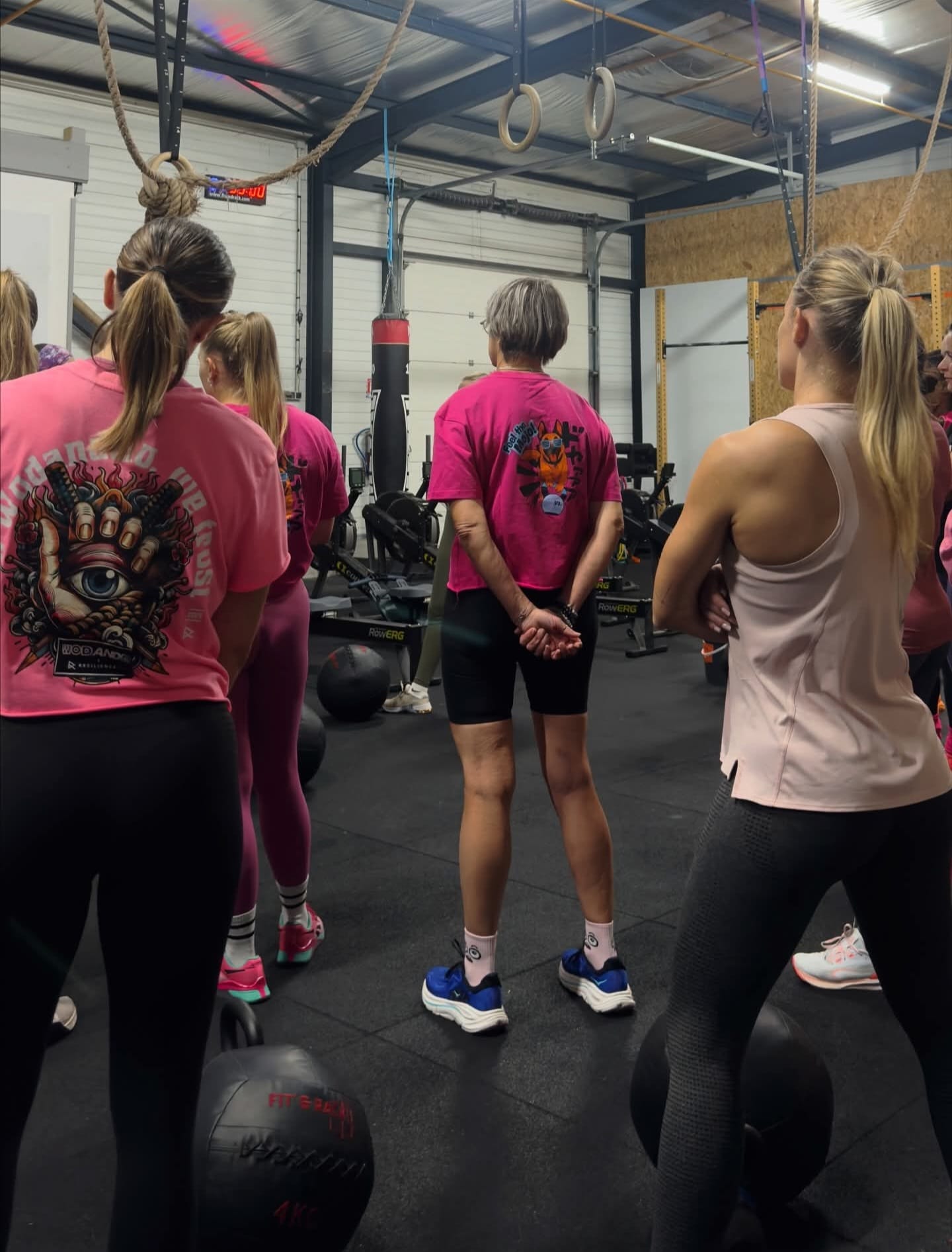 Cours collectif Octobre Rose à la box CrossFit Chistera