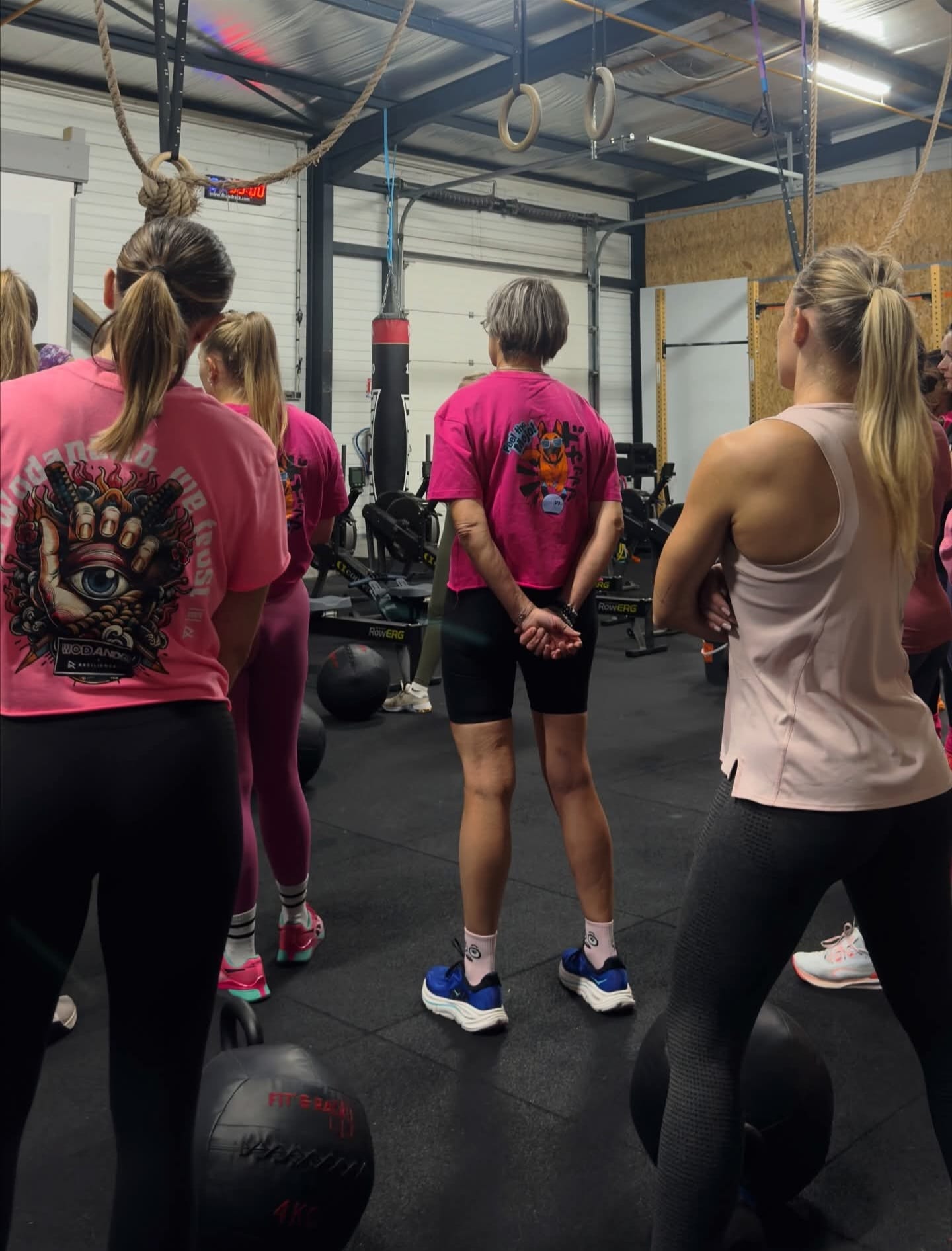 Cours collectif Octobre Rose 100 % féminin à CrossFit Chistera, box de fitness à Saint-Pierre-de-Chandieu (Est lyonnais)